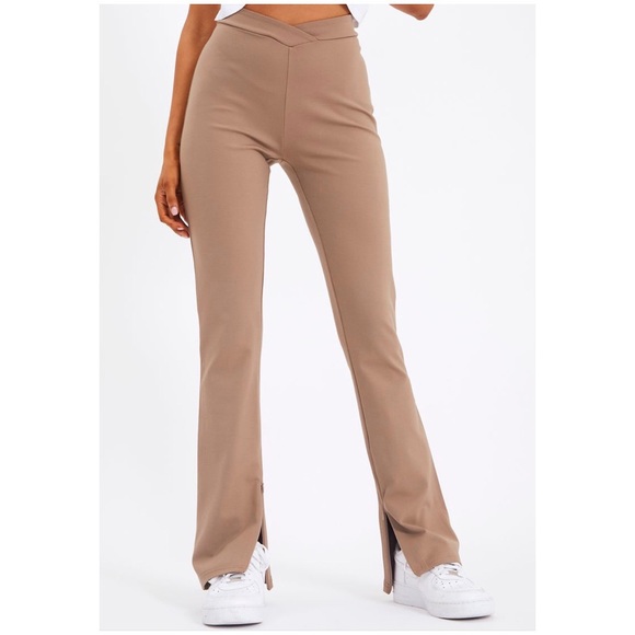 V Front Ponte Pant 🐪 - Picture 1 of 2